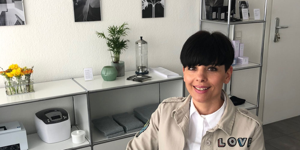 TOM|CO. Cosmetics in Saarbrücken - Friseure bei der Arbeit